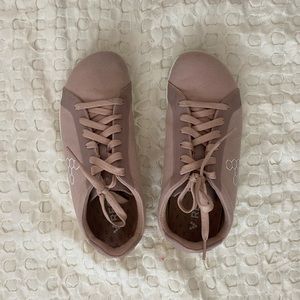 Vivobarefoot tennis shoes